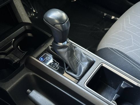 Used 2023 Toyota Tacoma TRD Sport AWD/4WD image 18