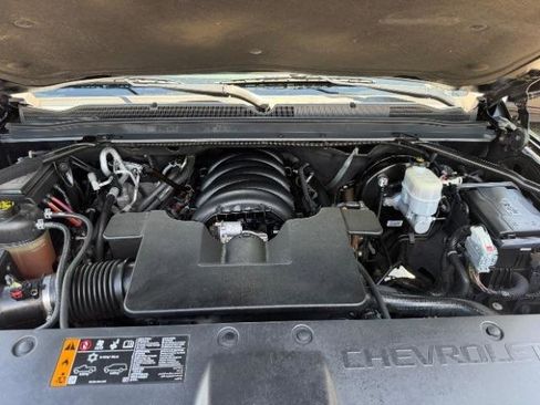 Used 2019 Chevrolet Suburban LT AWD/4WD image 9