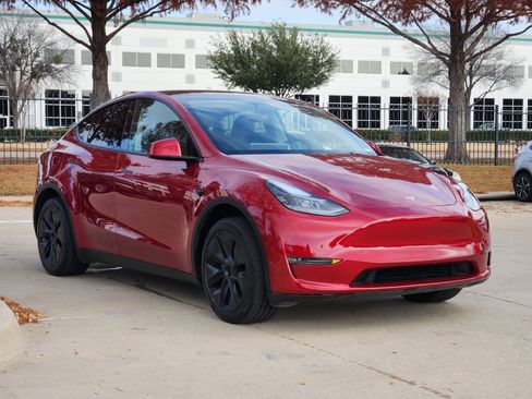 Used 2025 Tesla Model Y Long Range image 2