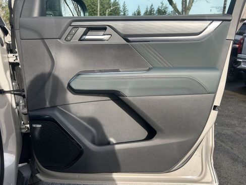 New 2026 GMC Acadia AT4 image 25