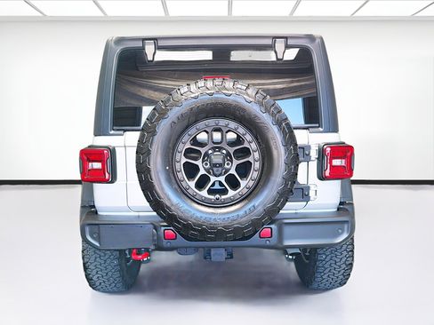 Used 2022 Jeep Wrangler Unlimited Rubicon w/ Xtreme Recon 35" Tire Package AWD/4WD image 5