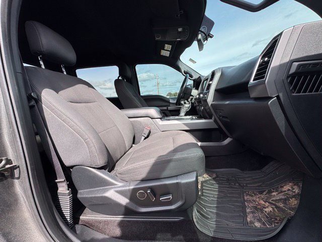 Used 2016 Ford F150 XLT w/ Equipment Group 302A Luxury AWD/4WD image 12