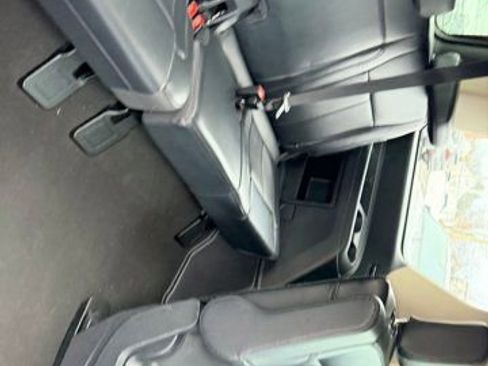 Used 2024 Ford Expedition XLT image 12