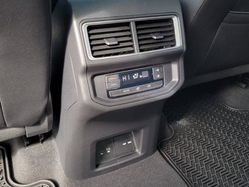 Certified 2025 Volkswagen Atlas SE w/ Panoramic Sunroof Package image 27