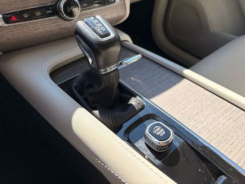 Certified 2022 Volvo XC90 T6 Inscription w/ Advanced Package image 17