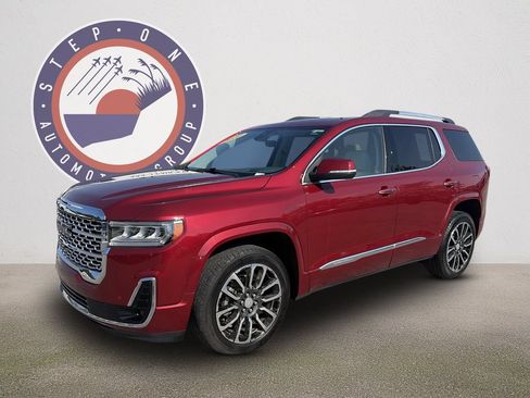 Used 2020 GMC Acadia Denali w/ Technology Package FWD image 2