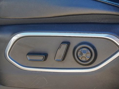 Used 2024 Jeep Wagoneer Series II w/ Flexible Seating Group image 23