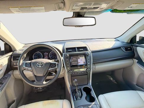 Used 2017 Toyota Camry XLE w/ Moonroof Package image 15