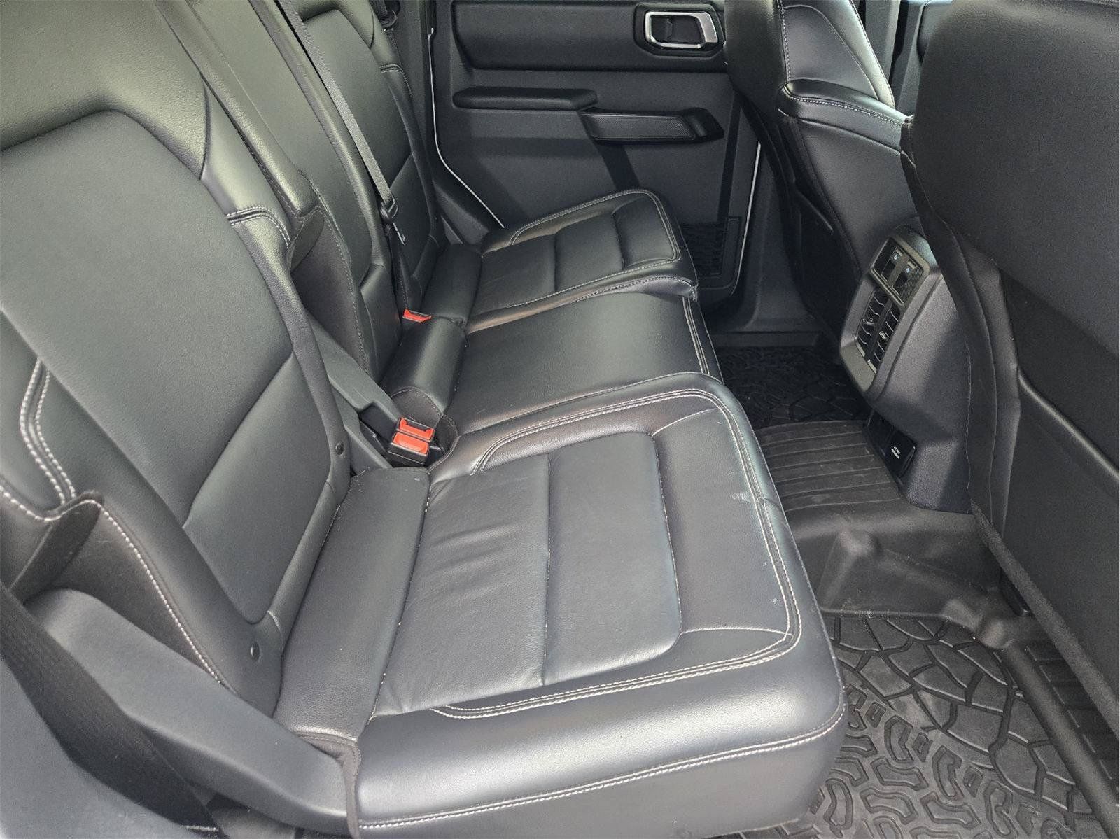 Used 2025 Ford Bronco Outer Banks AWD/4WD image 30