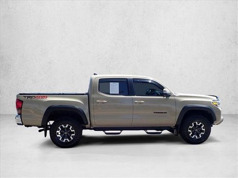 Used 2019 Toyota Tacoma TRD Off-Road AWD/4WD image 5