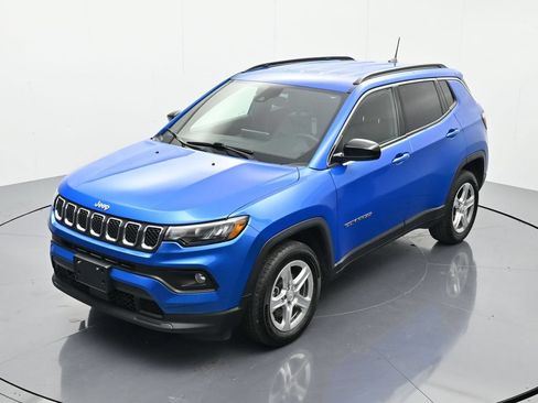 Used 2024 Jeep Compass Latitude AWD/4WD image 27