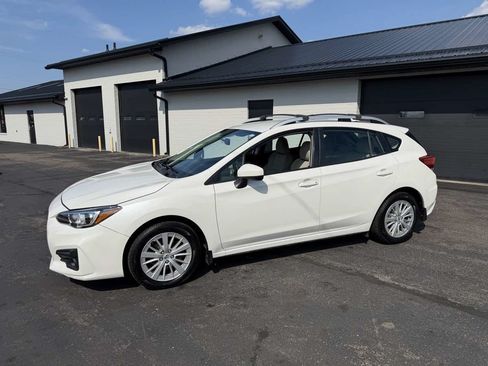 Used 2017 Subaru Impreza 2.0i Premium AWD/4WD image 2