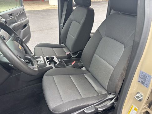 Used 2024 Chevrolet Colorado W/T RWD image 43