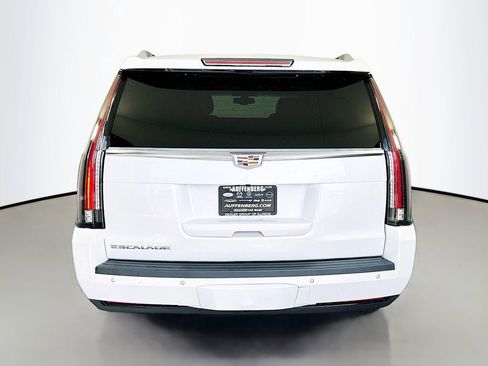 Used 2017 Cadillac Escalade Base image 6