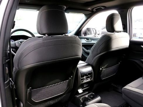 New 2025 Jeep Grand Cherokee L Laredo w/ Luxury Tech Group I image 17