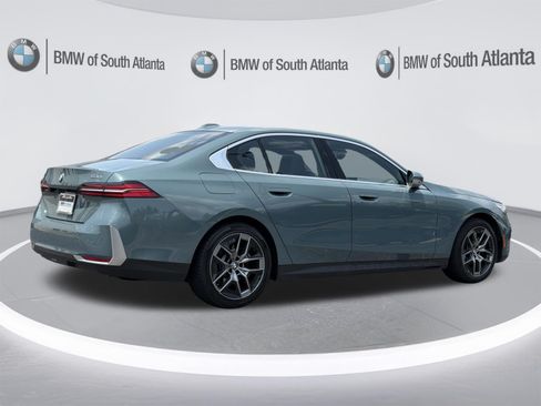 Used 2026 BMW 530i xDrive AWD/4WD image 27
