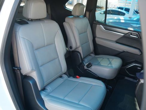 Used 2026 GMC Acadia Elevation w/ Elevation Premium Package AWD/4WD image 24