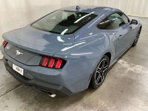 Used 2024 Ford Mustang Coupe RWD image 3
