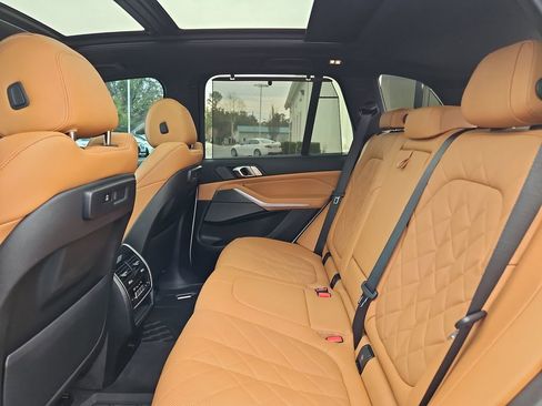 Used 2023 BMW X5 xDrive40i w/ Executive Package image 33