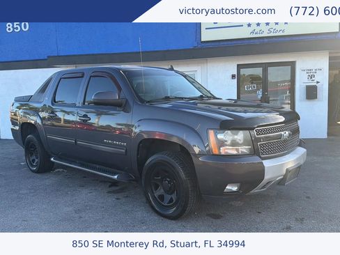 Used 2010 Chevrolet Avalanche LT w/ Suspension Package, Off-Road image 1