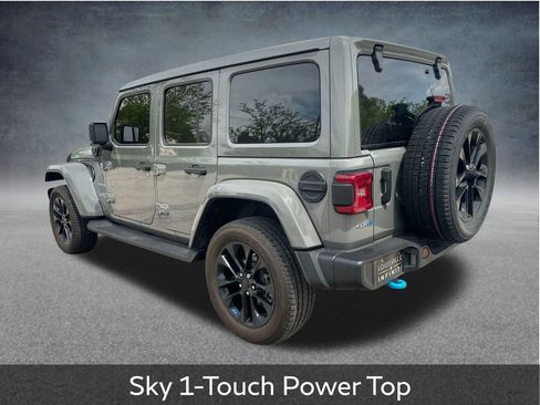 Used 2023 Jeep Wrangler Unlimited Sahara w/ Cold Weather Group AWD/4WD image 6