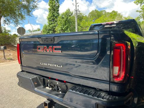 Used 2023 GMC Sierra 3500 Denali w/ Denali Ultimate Package AWD/4WD image 12