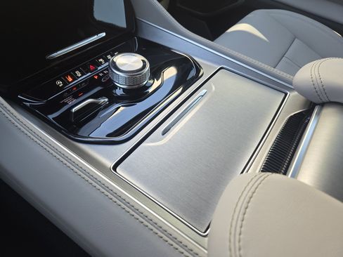 New 2026 Jeep Grand Wagoneer Limited AWD/4WD image 17