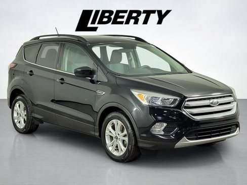 Used 2018 Ford Escape SE w/ SE Sync 3 Package FWD image 1