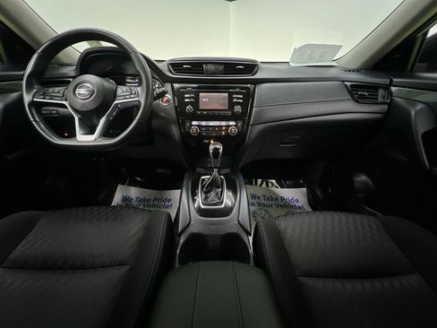 Used 2017 Nissan Rogue SV image 18