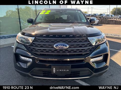 Used 2022 Ford Explorer XLT w/ Equipment Group 202A AWD/4WD image 10