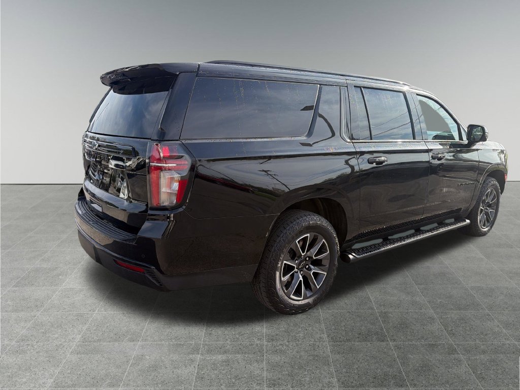 Used 2023 Chevrolet Suburban Z71 w/ Z71 Off-Road Package AWD/4WD image 6
