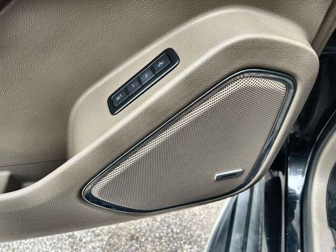 Used 2017 Chevrolet Suburban Premier image 23