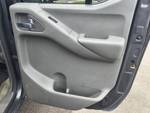 Used 2012 Nissan Frontier SV w/ SV Premium Utility Pkg image 27