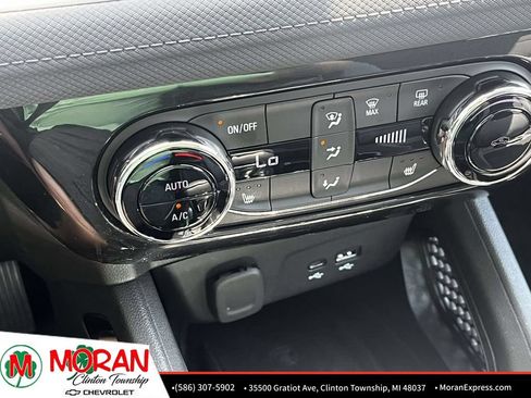 Certified 2024 Chevrolet TrailBlazer LT w/ Convenience Package FWD image 23