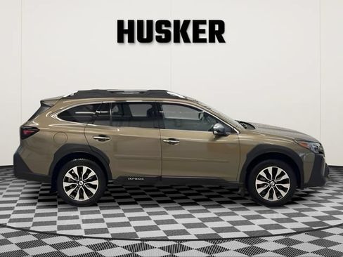 Used 2023 Subaru Outback Touring AWD/4WD image 2
