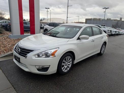 Used 2014 Nissan Altima 2.5 S image 2