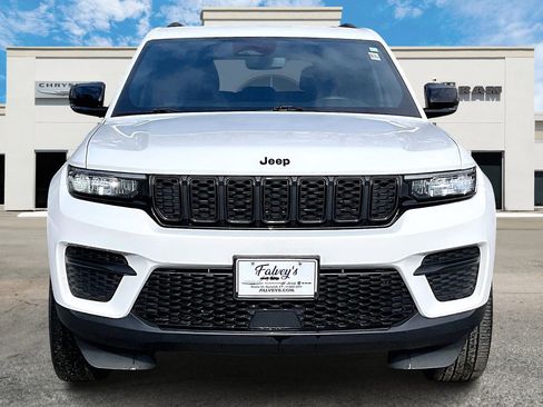 Certified 2023 Jeep Grand Cherokee Altitude image 3