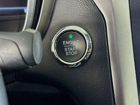 Used 2020 Ford Fusion SE FWD image 20