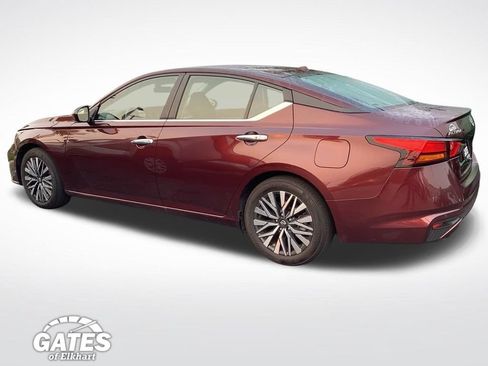 Used 2024 Nissan Altima 2.5 SV w/ SV Premium Package FWD image 8