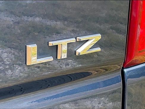 Used 2019 Chevrolet Silverado 1500 LTZ w/ LTZ Premium Package AWD/4WD image 8