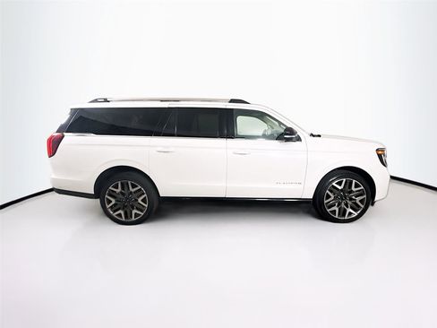 Used 2025 Ford Expedition Max Platinum w/ Platinum Ultimate Package AWD/4WD image 29