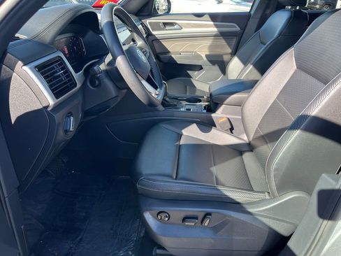 Used 2022 Volkswagen Atlas Cross Sport SE image 14