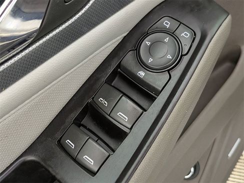 Used 2018 Chevrolet Traverse Premier image 15