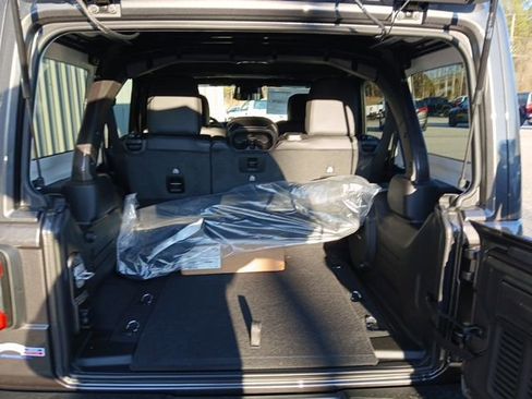 New 2026 Jeep Wrangler Unlimited Rubicon AWD/4WD image 16