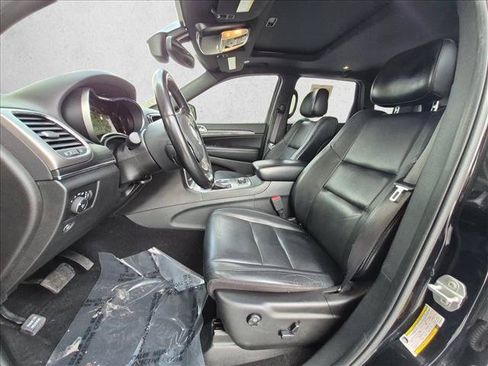 Used 2019 Jeep Grand Cherokee Limited AWD/4WD image 16