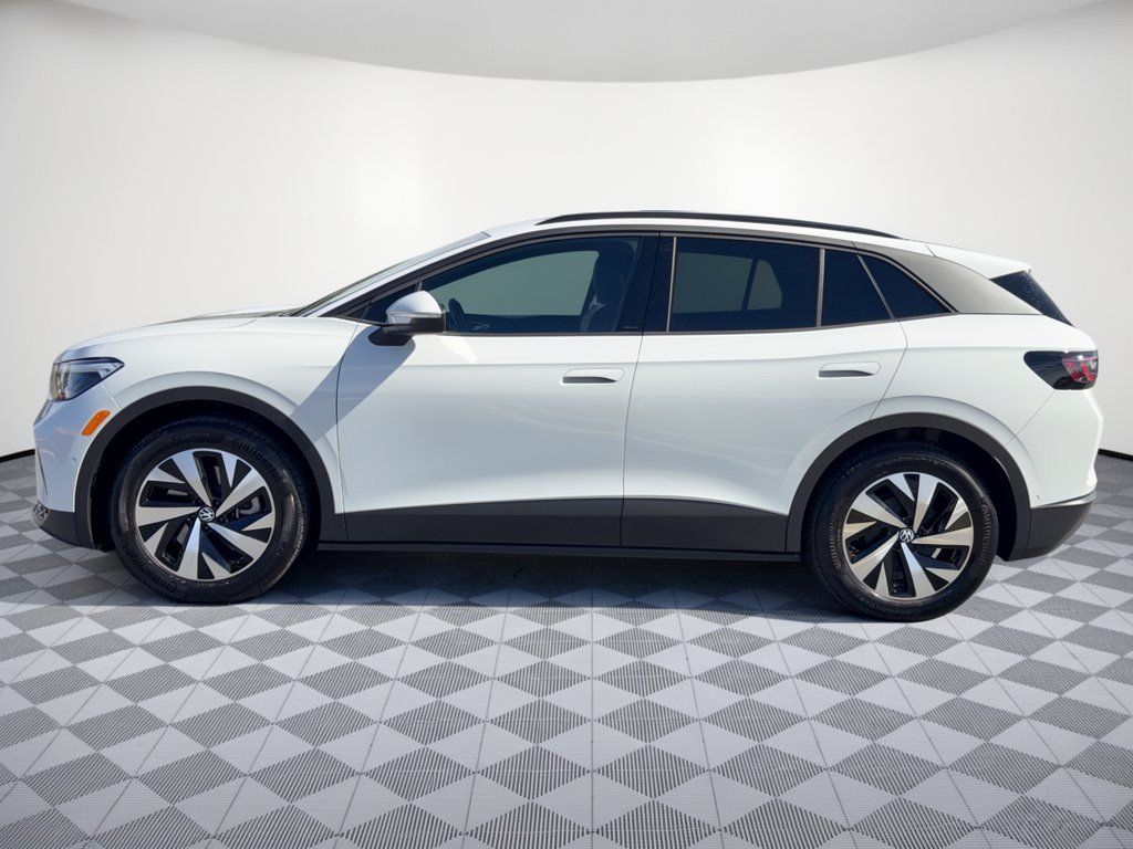 Used 2024 Volkswagen ID.4 2WD image 2