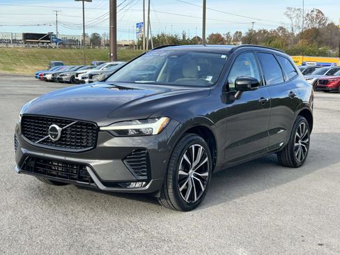 Certified 2023 Volvo XC60 B5 Plus w/ Climate Package image 7