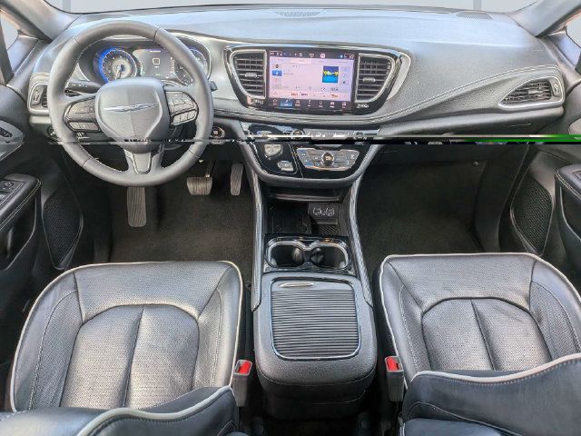 Used 2025 Chrysler Pacifica Limited FWD image 16