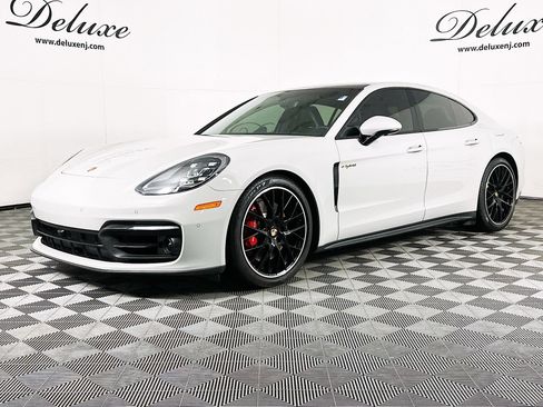 Used 2023 Porsche Panamera 4 Platinum Edition image 3