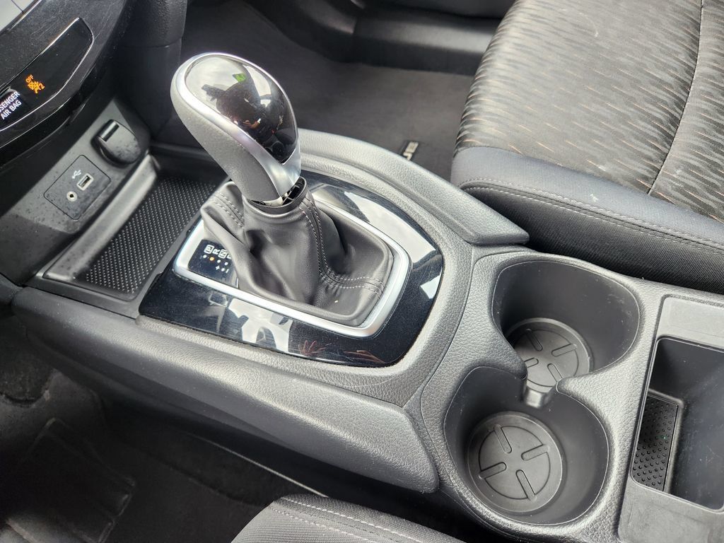 Used 2019 Nissan Rogue S AWD/4WD image 21